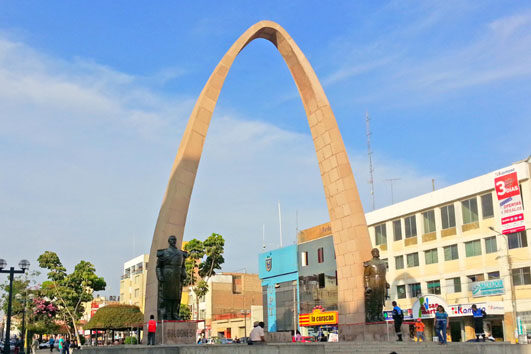 Monumento a los Héroes, en Tacna.