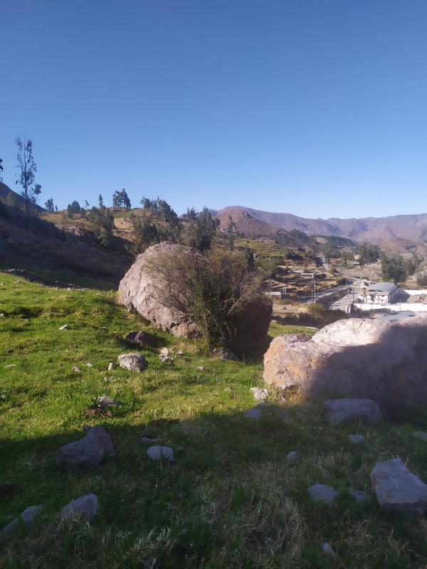 Paisaje de Tarata en día soleado